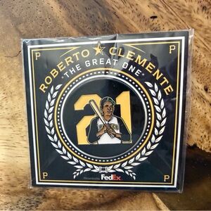 Roberto Clemente Commemorative Pin